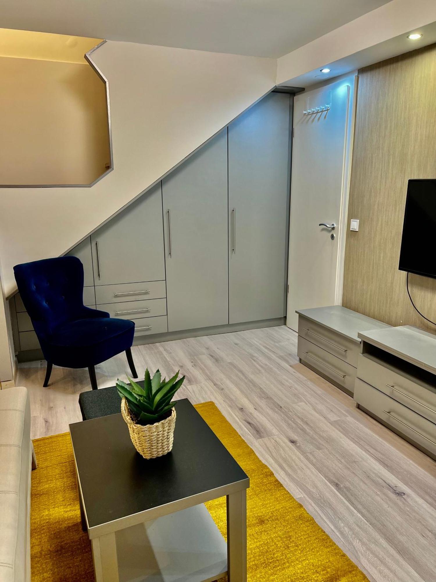 Amazing Duplex In Raday Street Apartment *