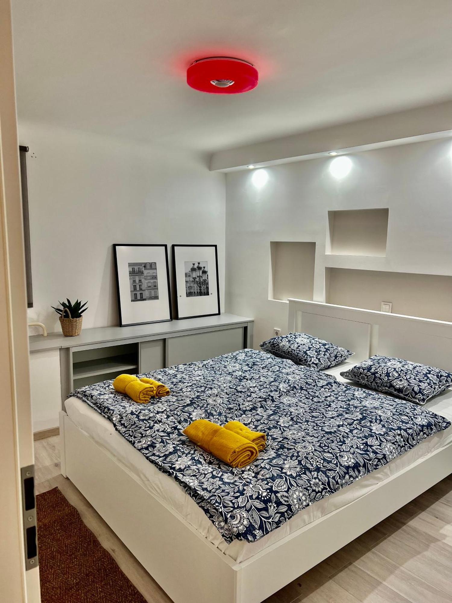 Amazing Duplex In Raday Street